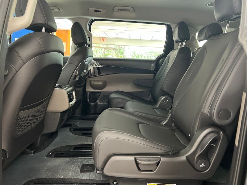 New 2026 Kia Carnival MPV Van