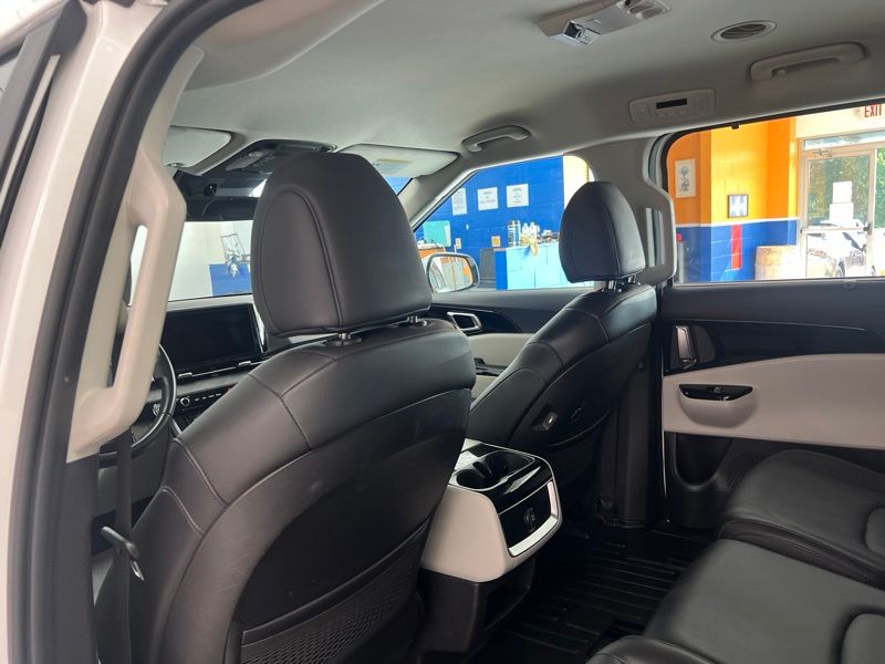 Used 2023 Kia Carnival Van