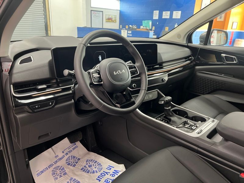 New 2026 Kia Carnival MPV Van