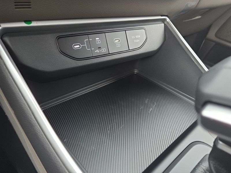 New 2027 Kia Carnival MPV Van