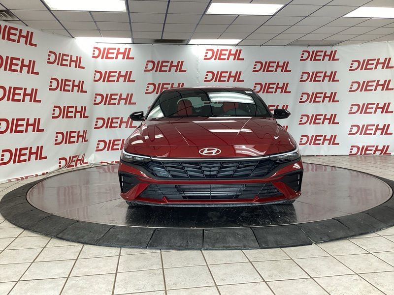 Used 2025 Hyundai Elantra Sedan