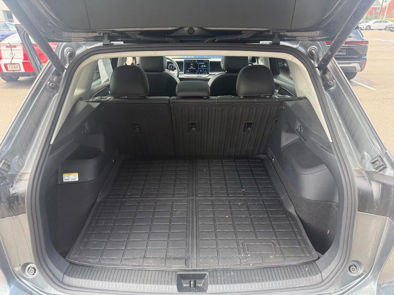 Used 2025 Volkswagen Tiguan SUV