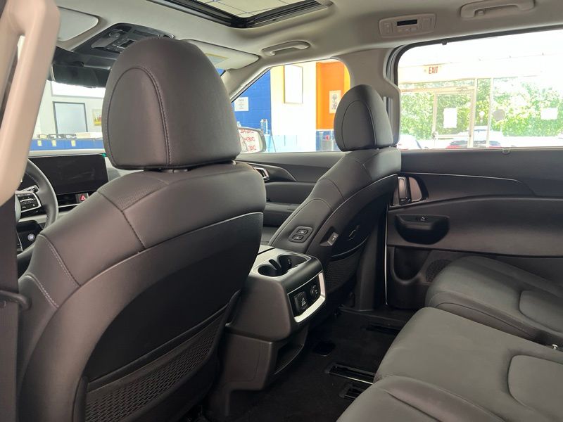 New 2026 Kia Carnival MPV Van