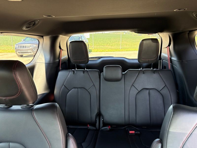 New 2027 Chrysler Pacifica Van