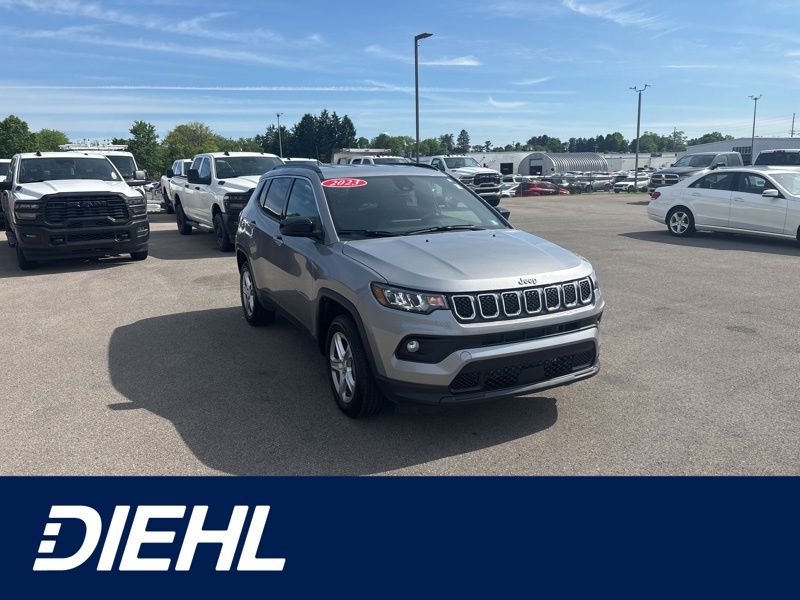 Billet Silver Metallic Clearcoat 2023 Jeep Compass SUV / Crossover Four-Wheel Drive 8-Speed Automatic