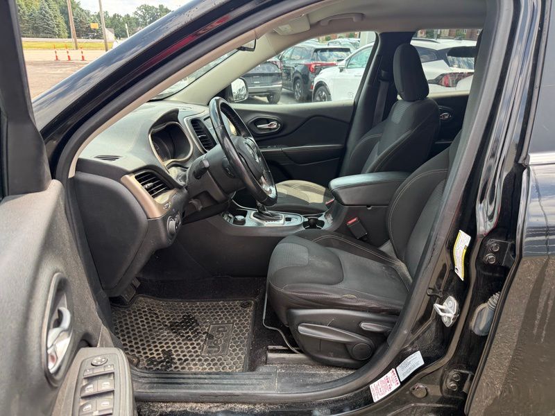 Used 2017 Jeep Cherokee SUV