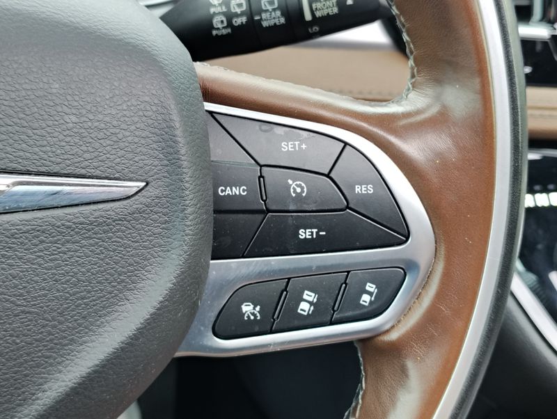 Used 2020 Chrysler Pacifica Van