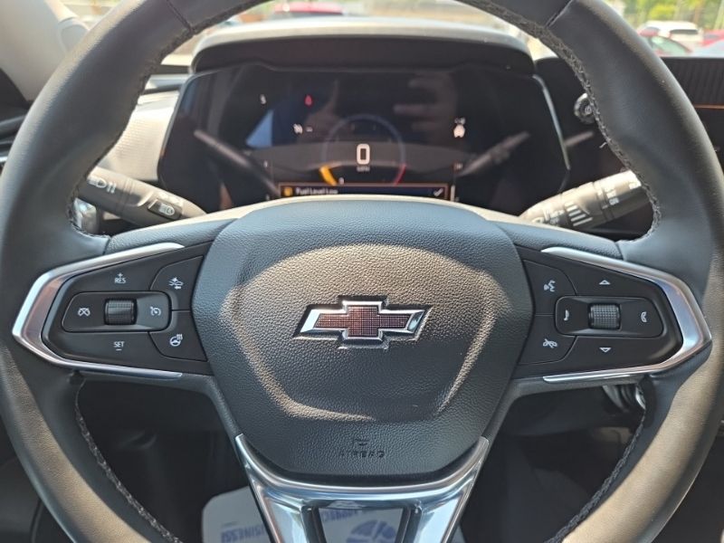 Used 2025 Chevrolet Trax SUV