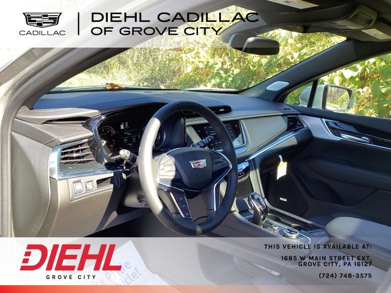 New 2025 Cadillac XT5 SUV