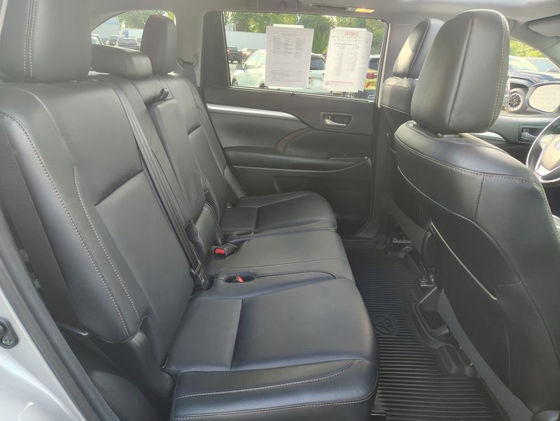 Used 2017 Toyota Highlander SUV