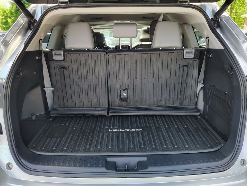 Used 2022 Toyota Highlander SUV