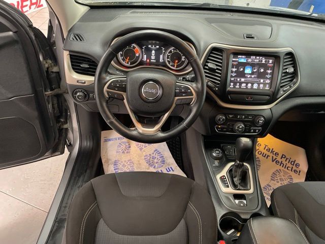 Used 2016 Jeep Cherokee SUV