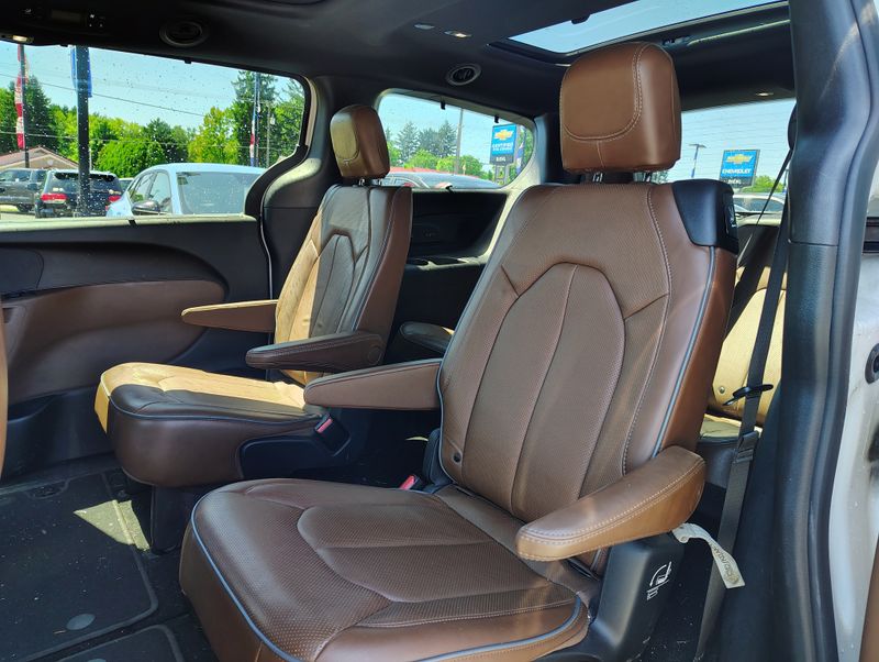 Used 2020 Chrysler Pacifica Van