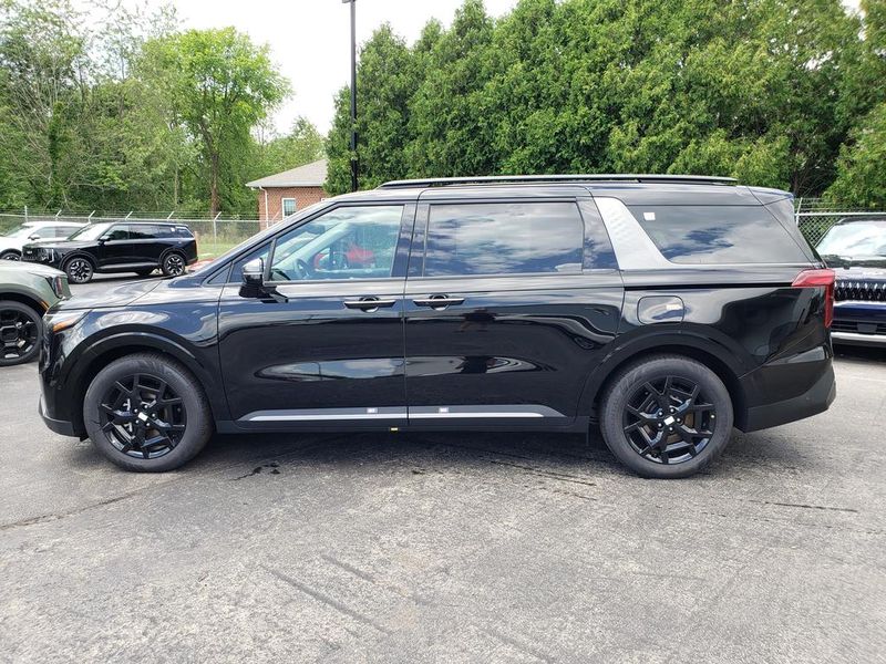 New 2026 Kia Carnival MPV Van