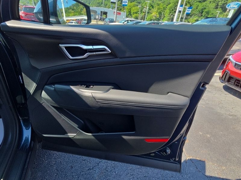 New 2027 Kia Sportage Hybrid SUV