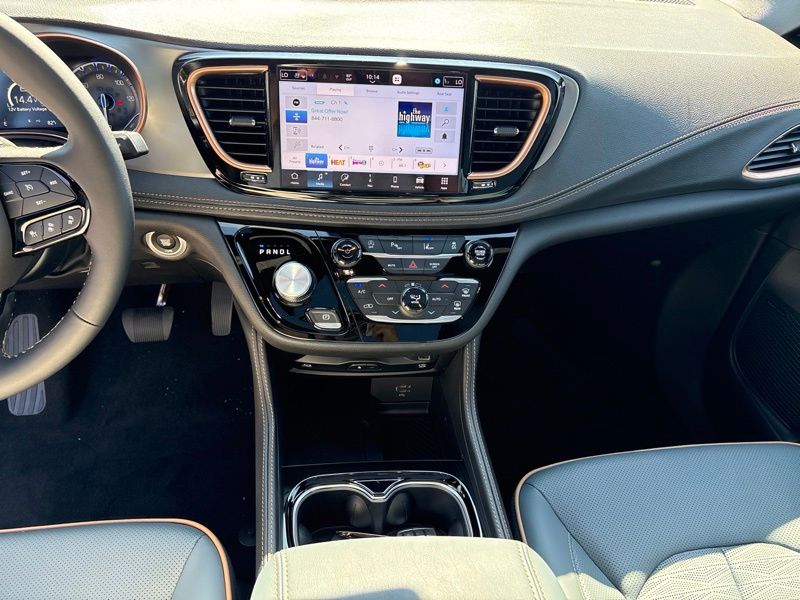 New 2027 Chrysler Pacifica Van