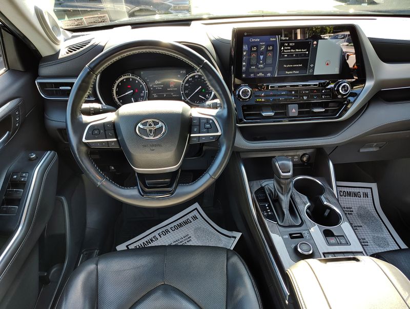 Used 2022 Toyota Highlander SUV