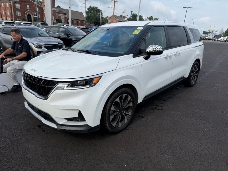 Used 2023 Kia Carnival Van