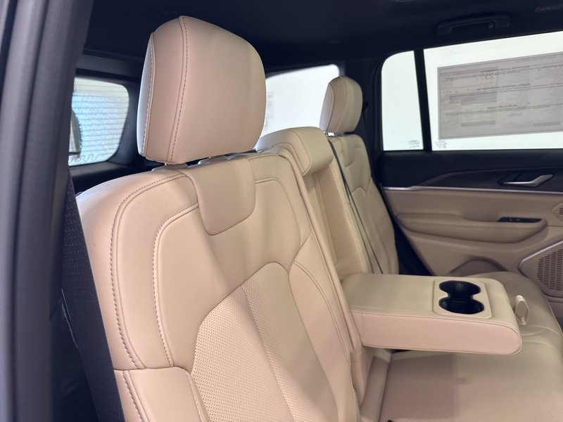 Used 2026 Jeep Grand Cherokee SUV