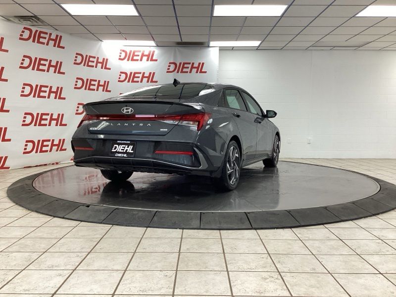 Used 2025 Hyundai Elantra Hybrid Sedan