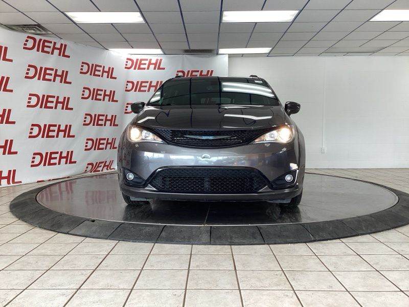 Used 2020 Chrysler Pacifica Hybrid Touring L with VIN 2C4RC1L7XLR257769 for sale in Sharon, PA