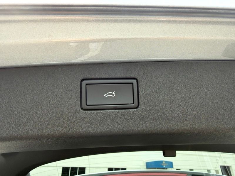 Used 2025 Volkswagen Tiguan SUV