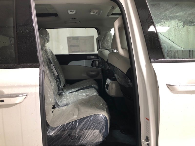 New 2026 Kia Carnival MPV Van