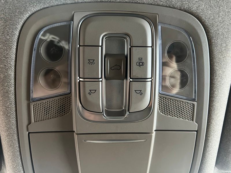2019 Hyundai Santa Fe Limited - Photo 28
