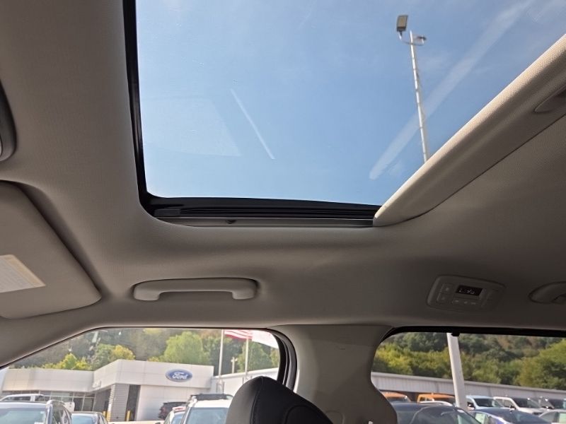 New 2027 Kia Carnival MPV Hybrid Van