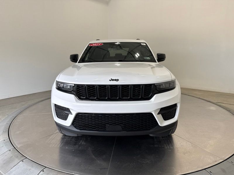Used 2025 Jeep Grand Cherokee SUV