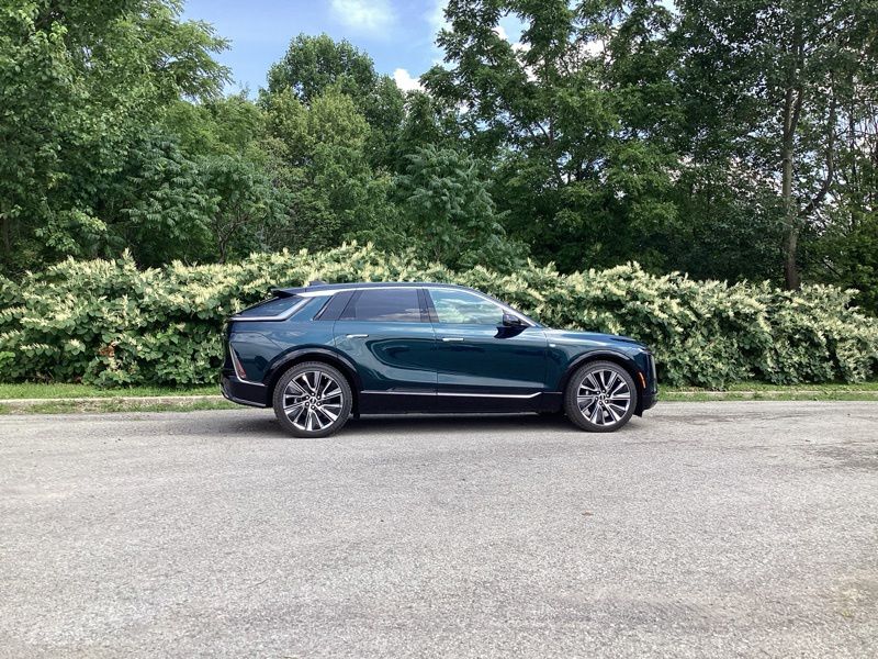 New 2026 Cadillac LYRIQ SUV