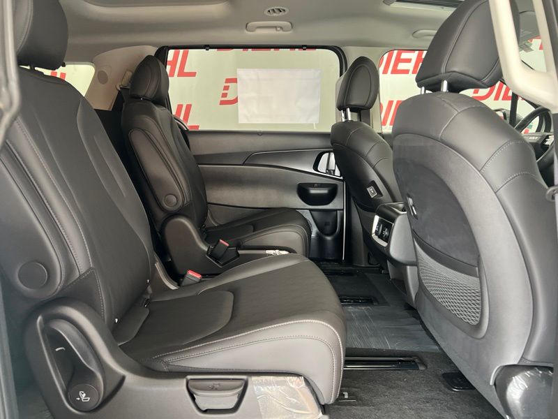 New 2027 Kia Carnival MPV Van