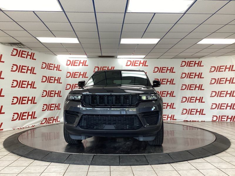 Used 2025 Jeep Grand Cherokee SUV