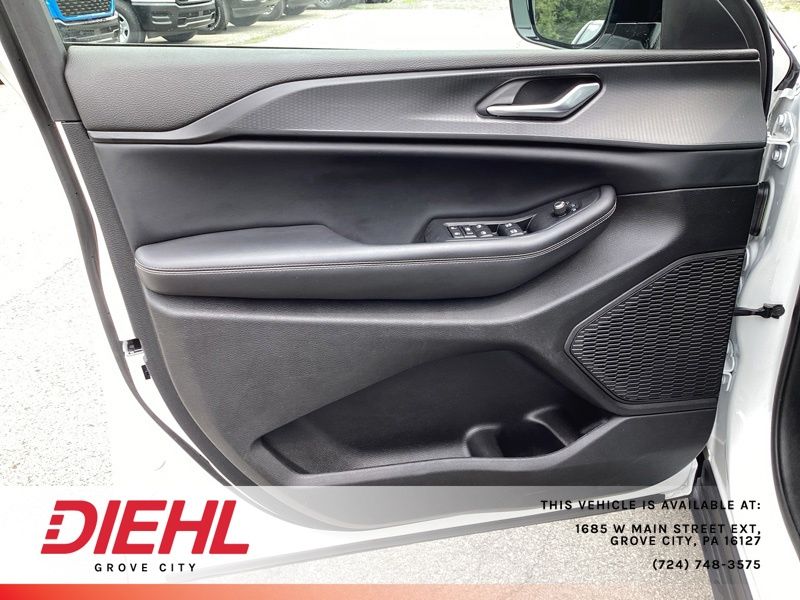 Used 2023 Jeep Grand Cherokee SUV