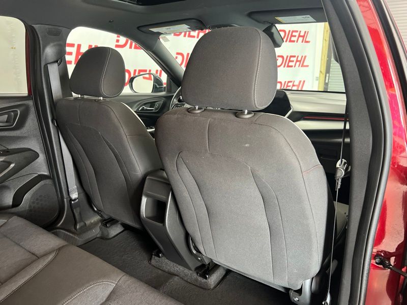 Used 2025 Chevrolet Trax SUV
