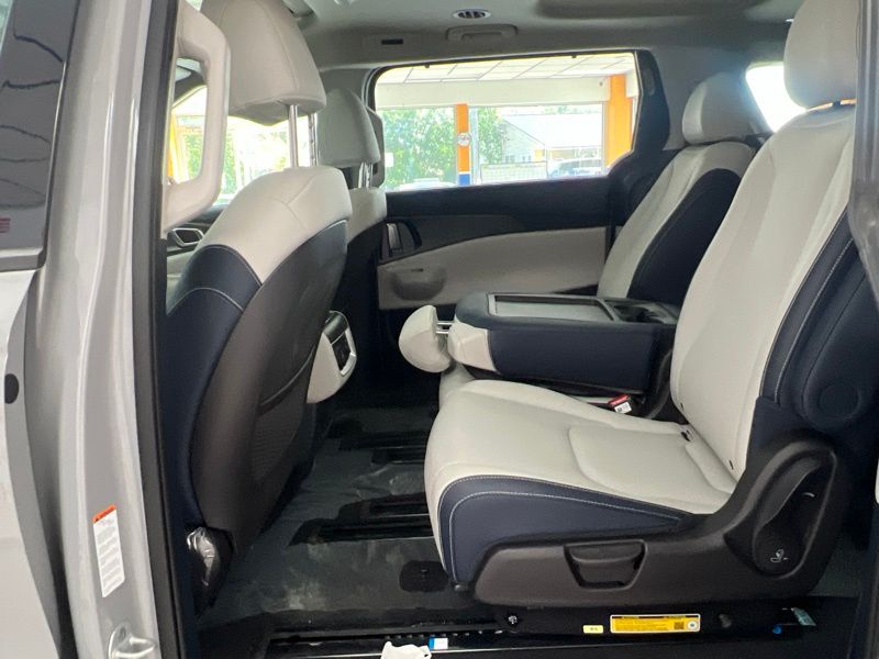 New 2026 Kia Carnival MPV Van