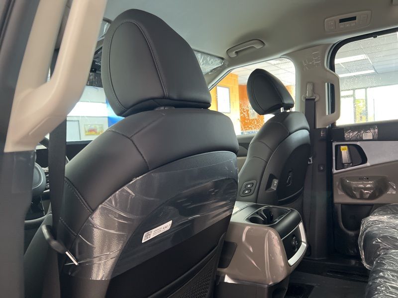 New 2026 Kia Carnival MPV Van