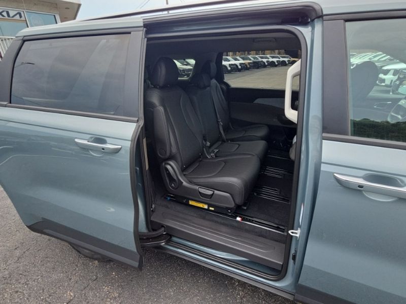 New 2027 Kia Carnival MPV Van