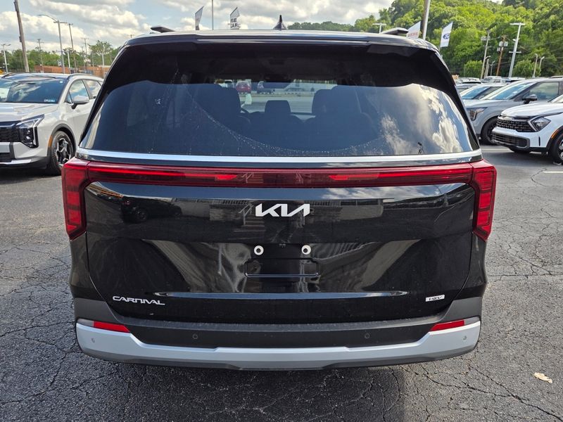 New 2026 Kia Carnival Hybrid Van