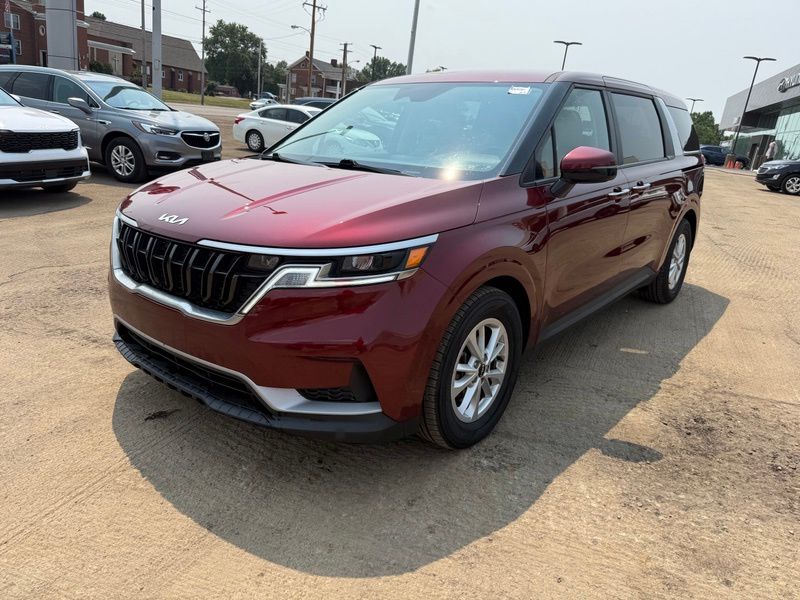 Used 2023 Kia Carnival Van