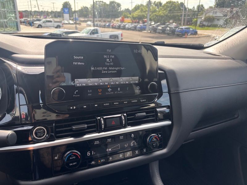 Used 2023 Nissan Pathfinder SUV