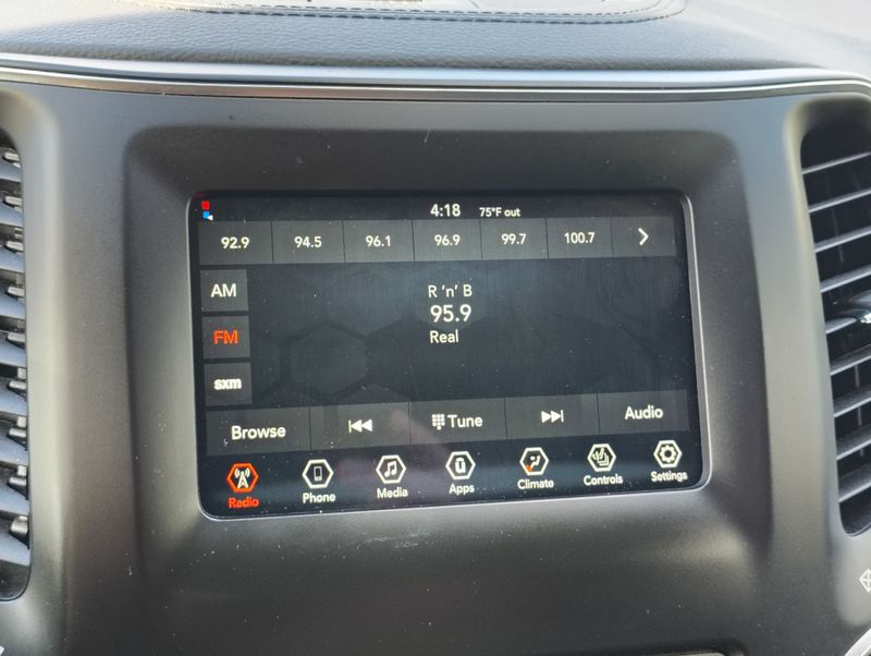 Used 2019 Jeep Cherokee SUV