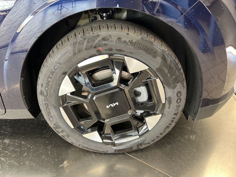 New 2026 Kia Carnival MPV Van