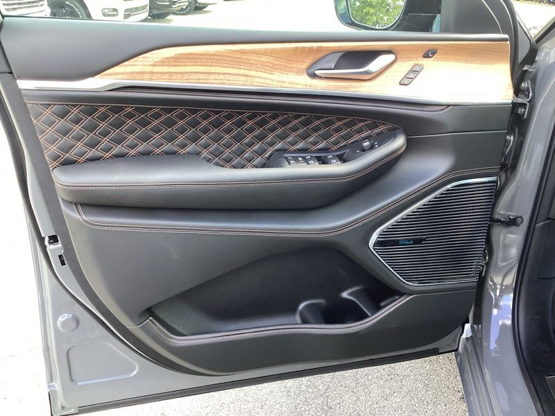 New 2027 Jeep Grand Cherokee SUV