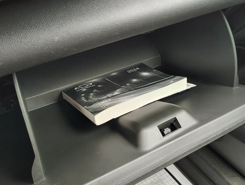 Used 2024 Chevrolet Trax SUV