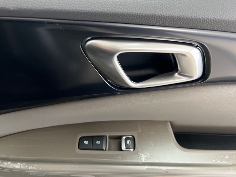 New 2027 Kia Carnival MPV Hybrid Van