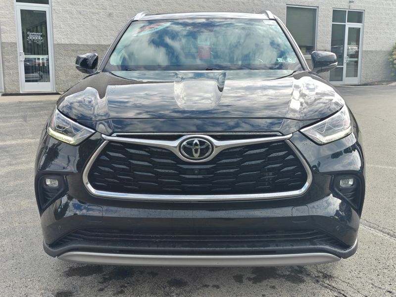 Used 2022 Toyota Highlander SUV