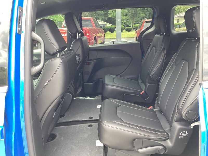 New 2027 Chrysler Pacifica Van