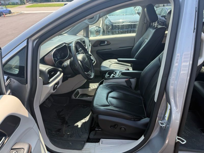 Used 2019 Chrysler Pacifica Van