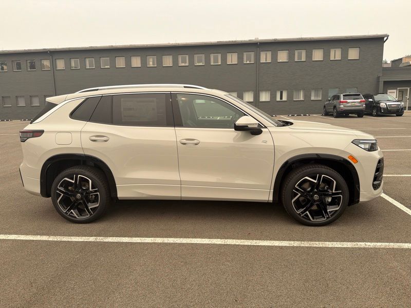 New 2026 Volkswagen Tiguan SUV